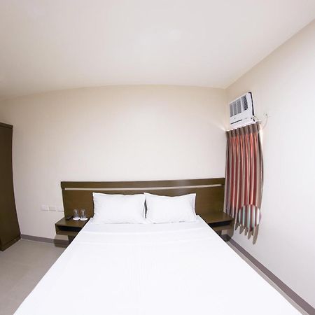 Emerald Suites Cdo Cagayan de Oro Quarto foto