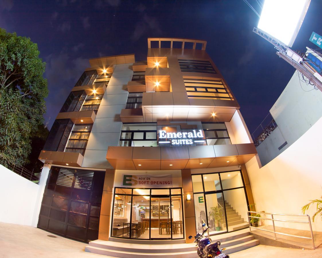 Emerald Suites Cdo Cagayan de Oro Exterior foto